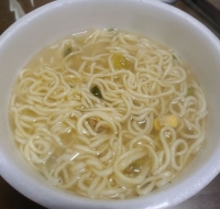 エースコック　カップ麺　エスビー食品監修　塩タンメン
