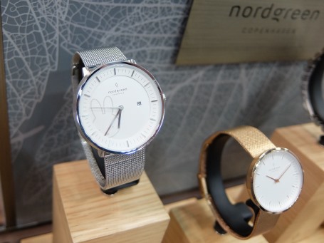 nordgreen_北欧デンマークデザインの腕時計04_左は限定品のミッフィーモデル