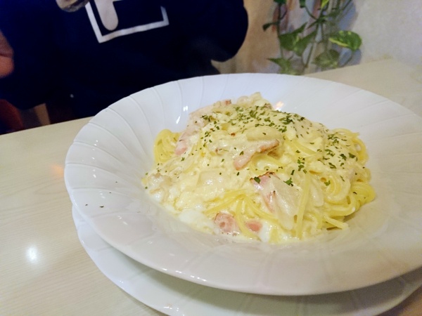 成田市のイタリアンレストラン チャップリンのカルボナーラ