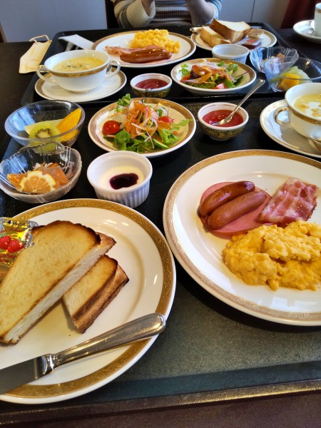 ホテルの洋食の朝食